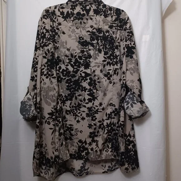 MAGGIE BARNES CONVERTIBLE SLEEVE FLORAL PRINT BUTTON DOWN SHIRT - Picture 9 of 15